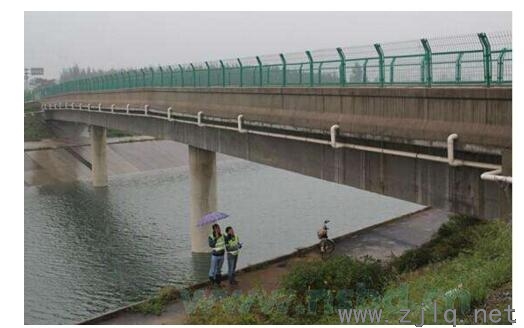 排查桥梁排水系统